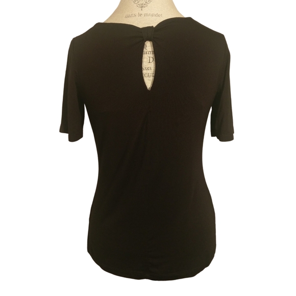 Tahari top with back cutout and bow style detail - Picture 3 of 5